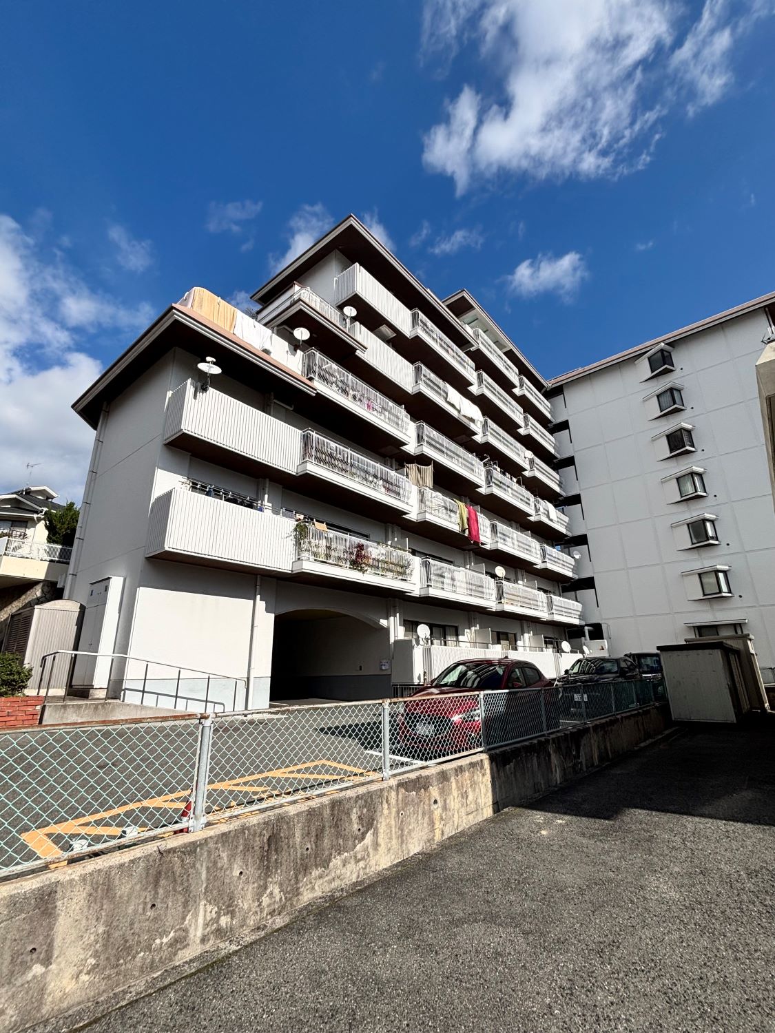 <br />
<b>Warning</b>:  Illegal string offset 'alt' in <b>/home/kabu-sakata/www/kabu-sakata.jp3/hiroshima/wp-content/themes/sakata-hiroshima/single-gallery.php</b> on line <b>62</b><br />
h