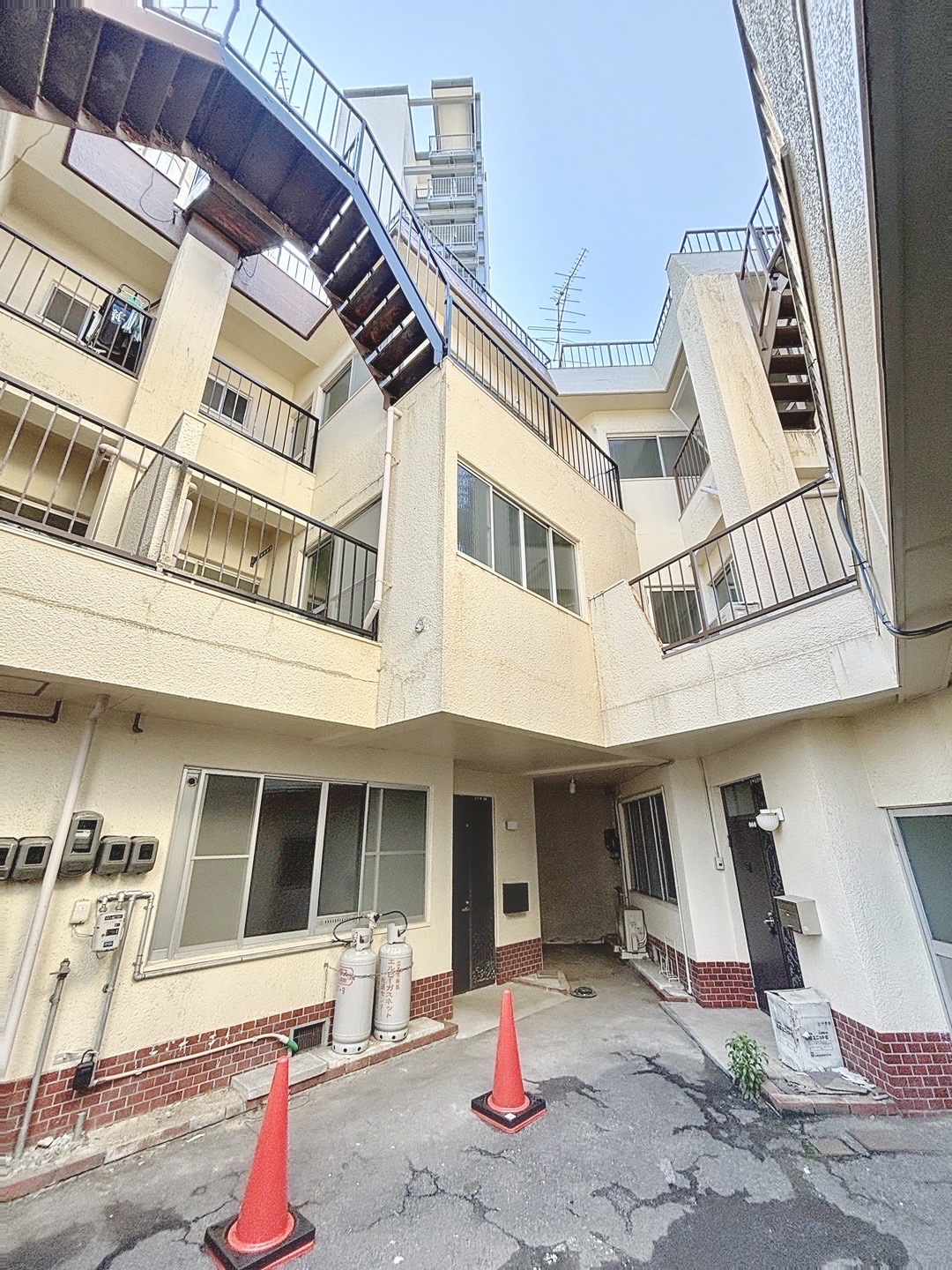 <br />
<b>Warning</b>:  Illegal string offset 'alt' in <b>/home/kabu-sakata/www/kabu-sakata.jp3/hiroshima/wp-content/themes/sakata-hiroshima/single-gallery.php</b> on line <b>62</b><br />
h